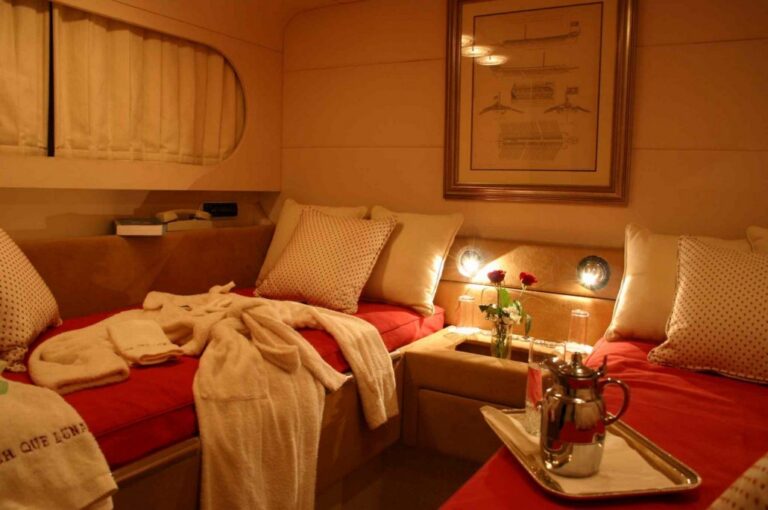 Twin Cabin