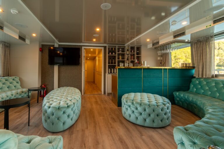 Saloon