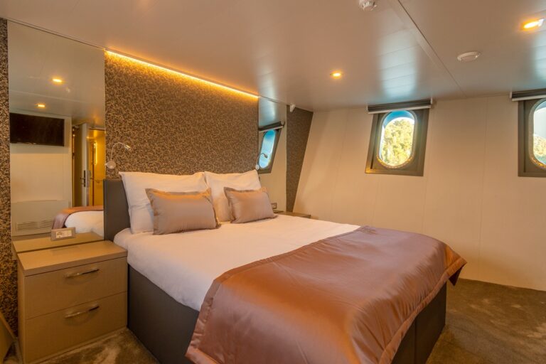 Double Cabin