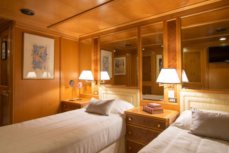 Twin Cabin