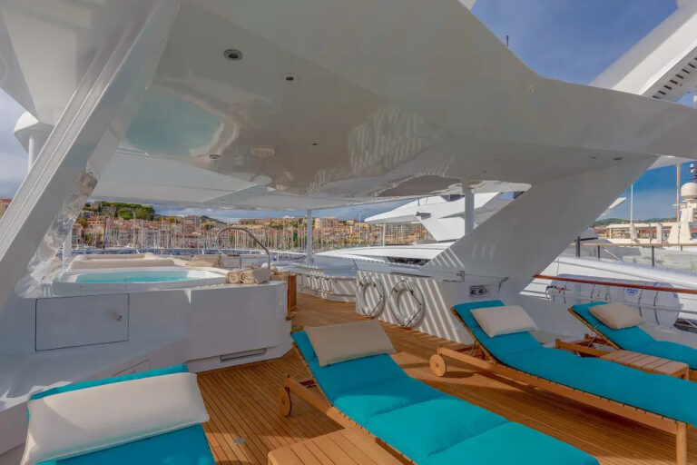 Sun Deck With Jacuzzi
