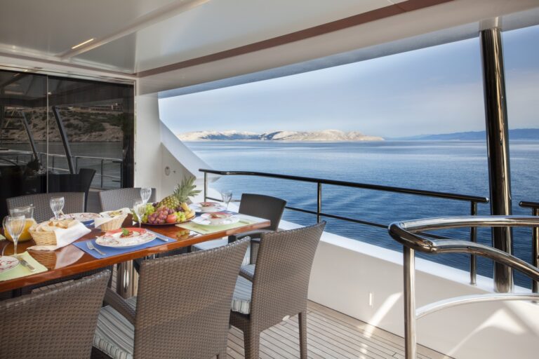 Upper Deck Dining