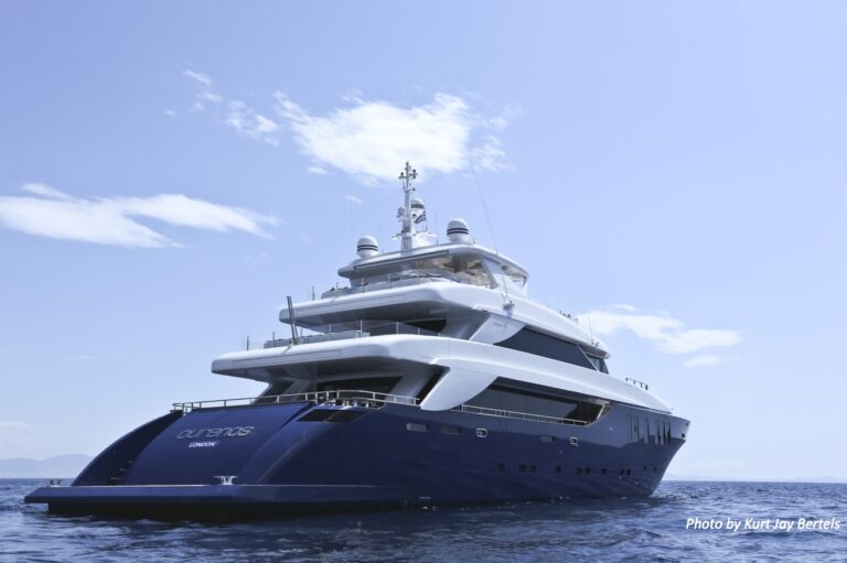 MY OURANOS - Aft view