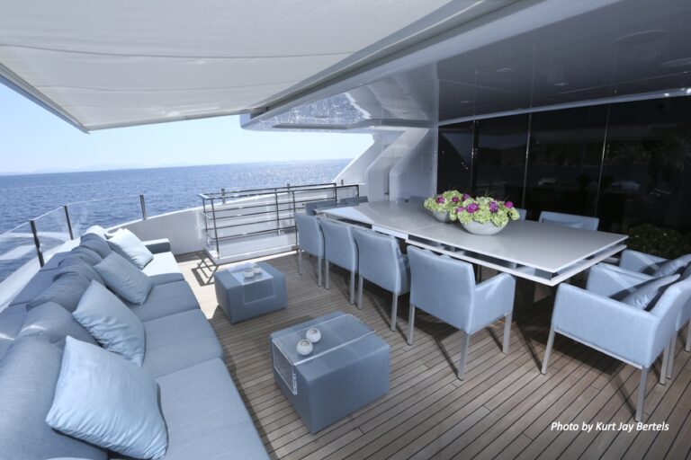 MY OURANOS - Upper aft deck