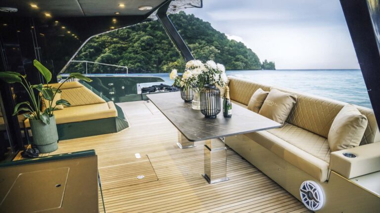 Main Deck Cockpit