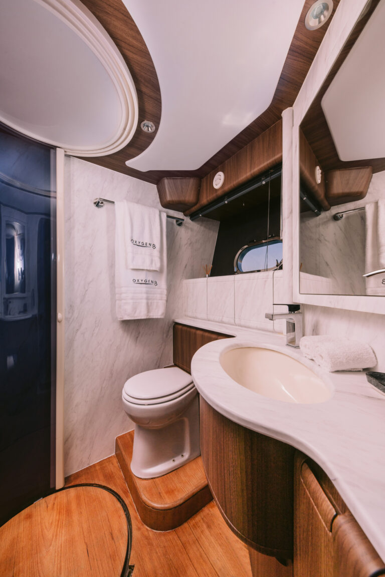 Twin Bathroom