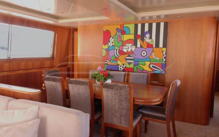 Main salon dining