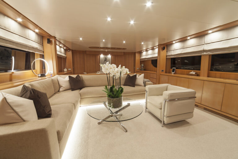 Spacious Saloon