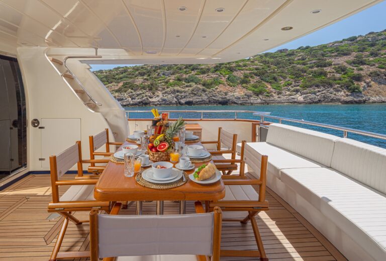 Aft Deck Alfresco Dining