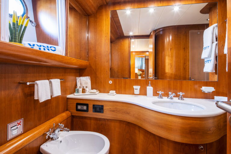 Guest Ensuite Bathroom
