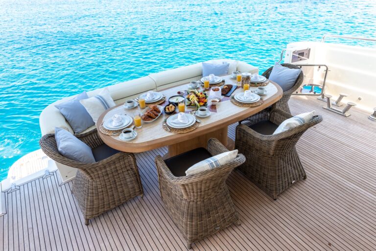 Main Deck Dining
