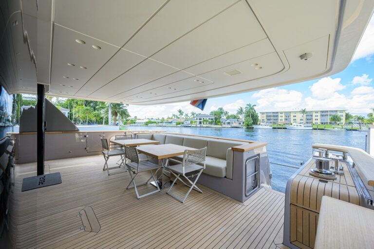 Main deck aft