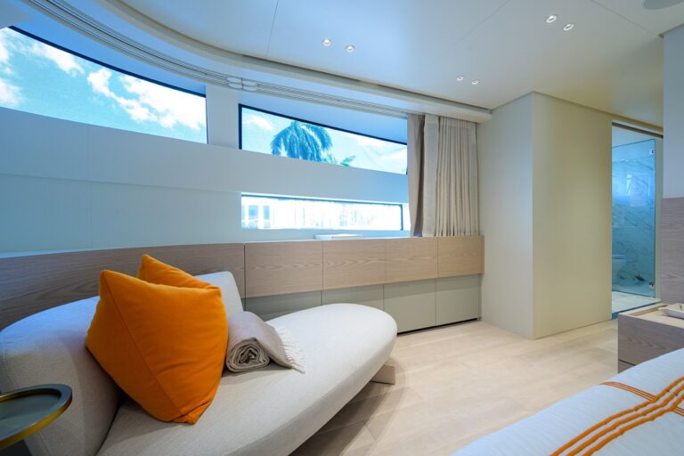 Master suite lounge