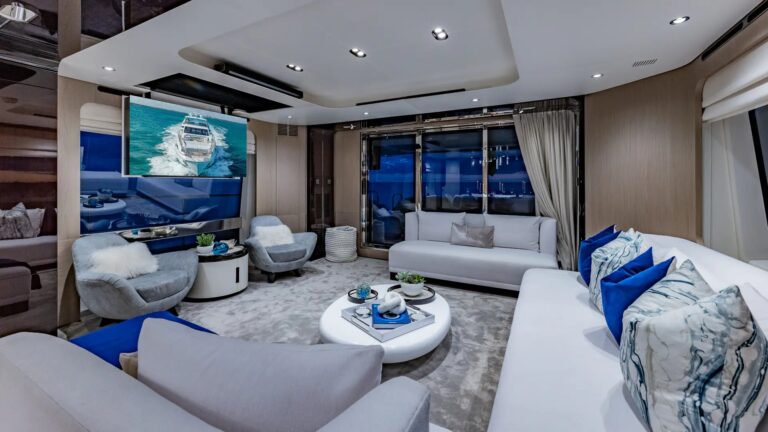 Main Salon Lounge
