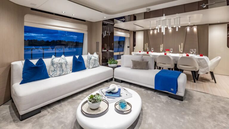 Main Salon Lounge