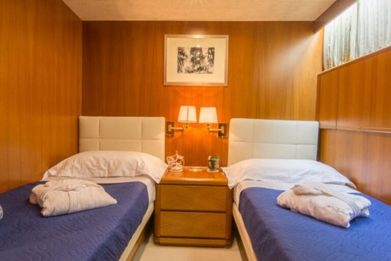 Twin Cabin