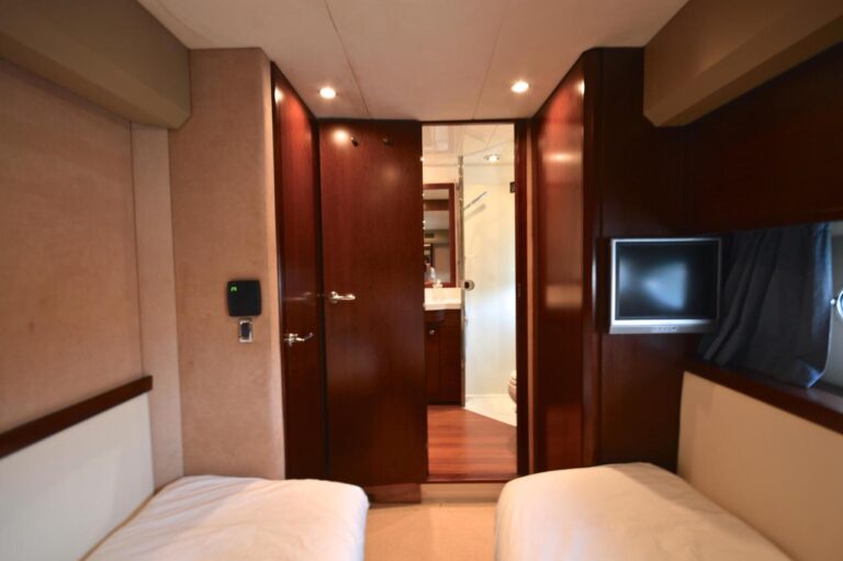 Twin Cabin
