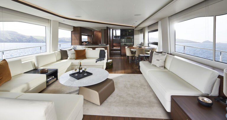 Main Salon (sistership)