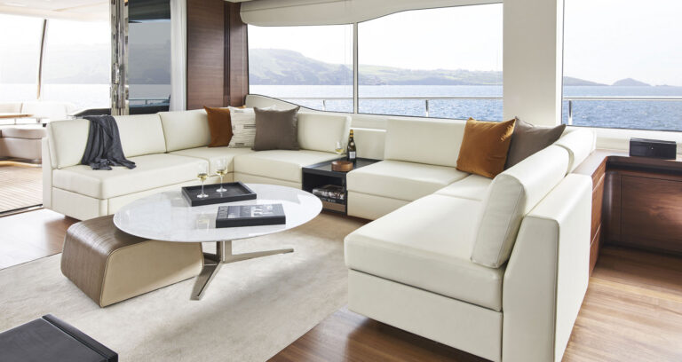 Main Salon Lounge (sistership)
