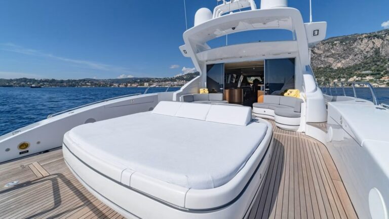 Aft Deck Sun Pads