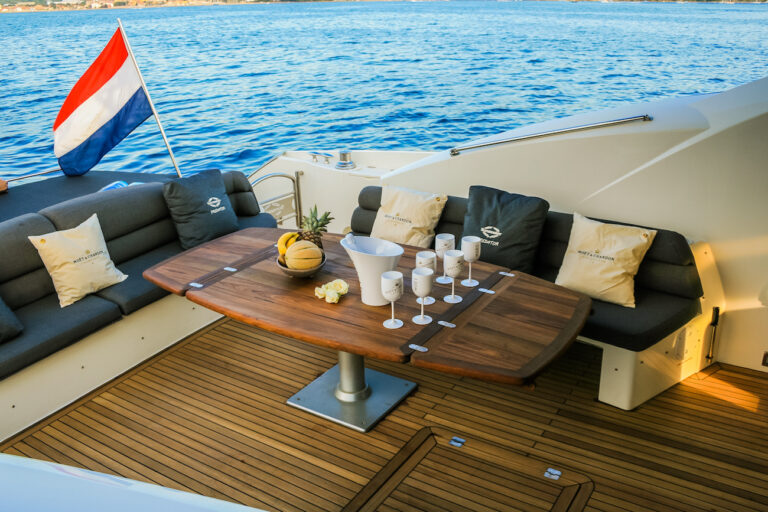 Aft Deck Dining Option
