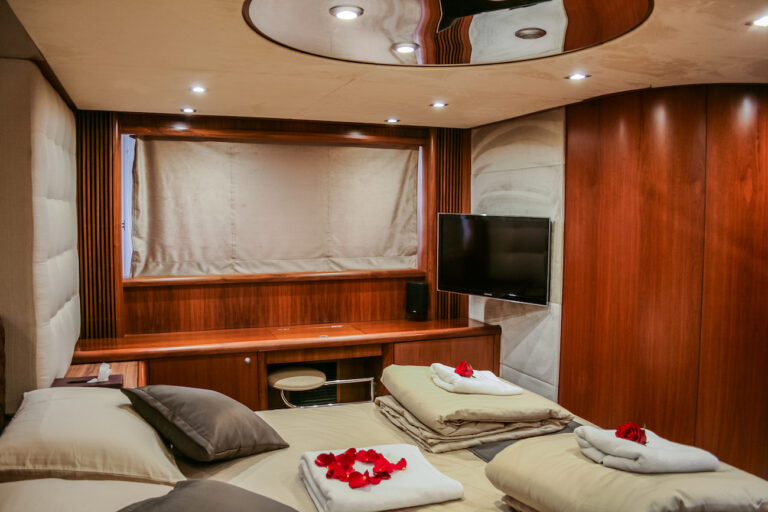 Double Cabin Detail