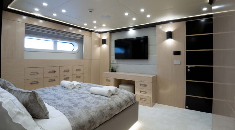 Port side double guest suite