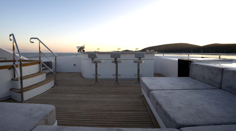 Sun Deck bar