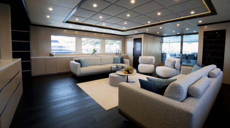 Main Salon Lounge