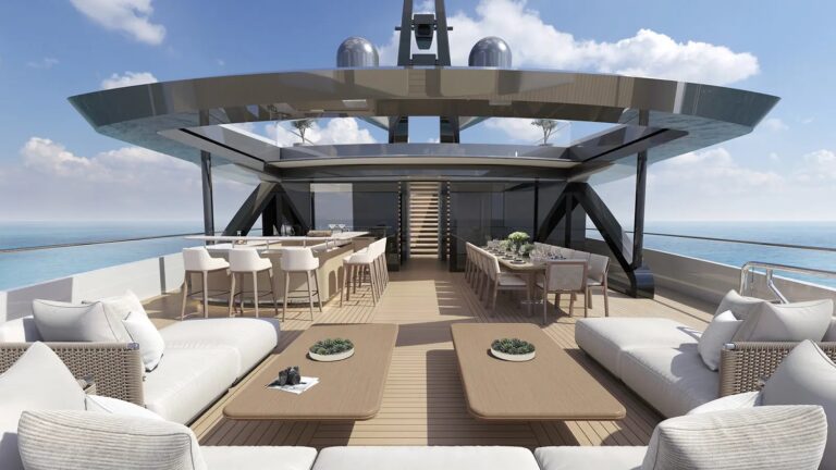 Bridge Deck Aft