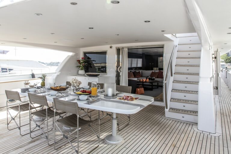 Main Deck Dining