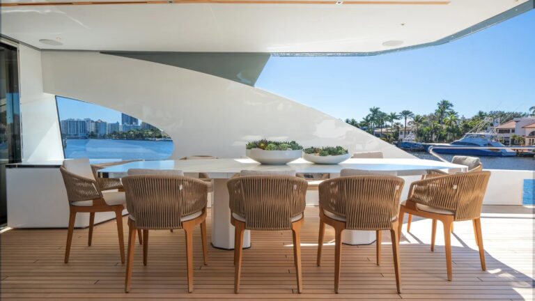 Sun Deck Dining