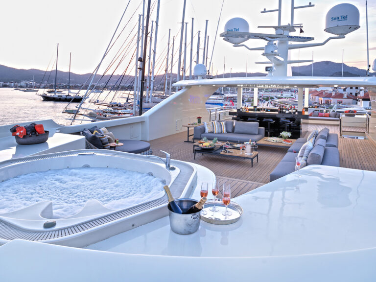 Sun Deck With Jacuzzi