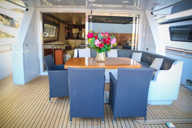 Aft Deck Alfresco Dining
