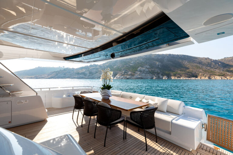 Aft Deck Dining Option