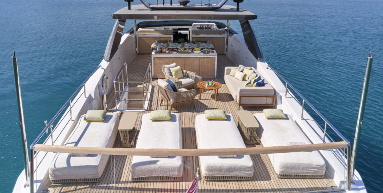 Sociable Flybridge