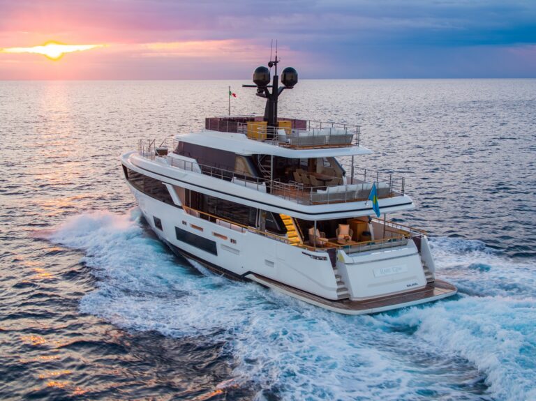 Motor Yacht RARE GEM