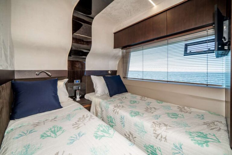 Starboard Twin Cabin