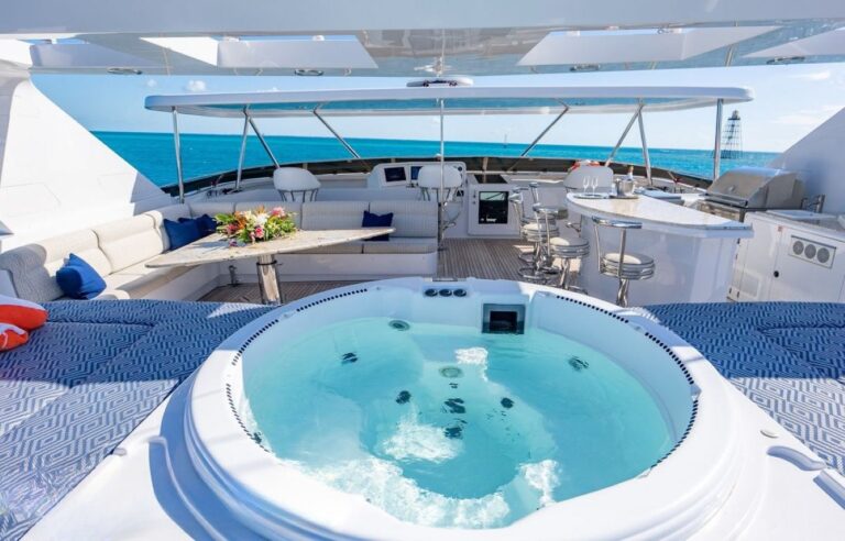 Exterior Sunbathing Area