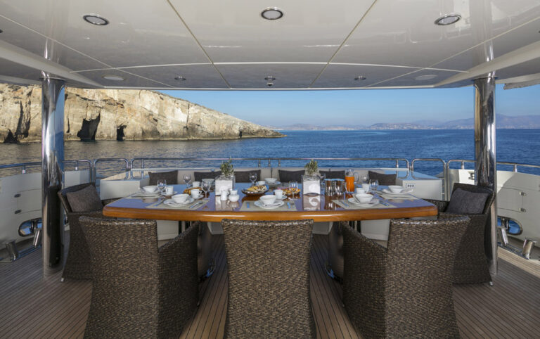 MY RINI V - Aft deck view
