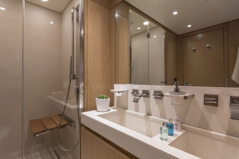 MY RINI V - Master ensuite