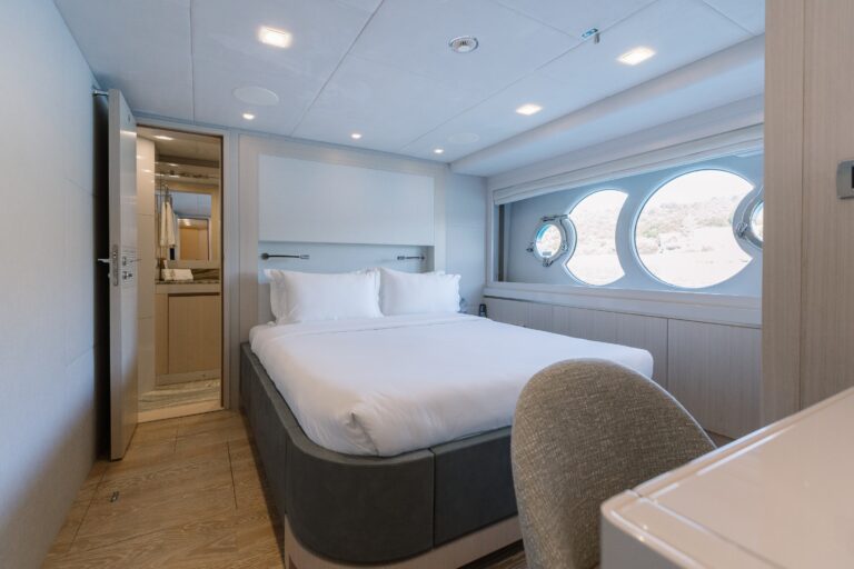 Additional guest double suite