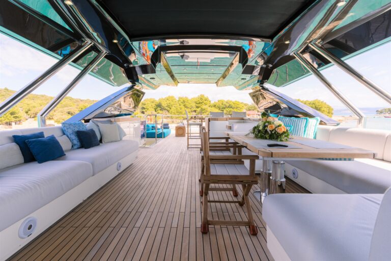 Flybridge view aft