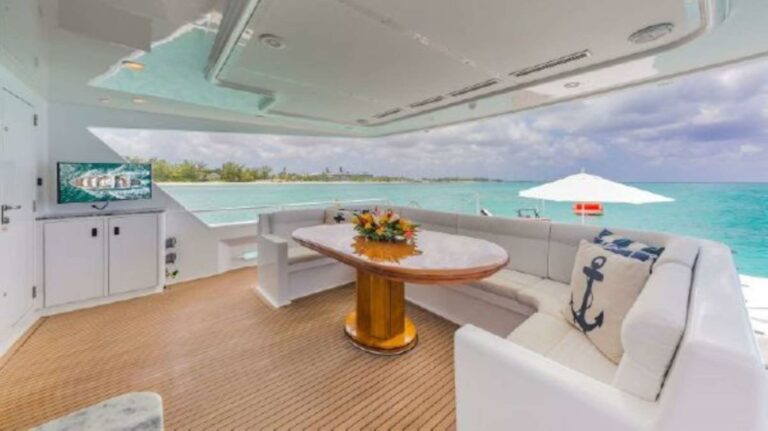Aft Deck Seating Area