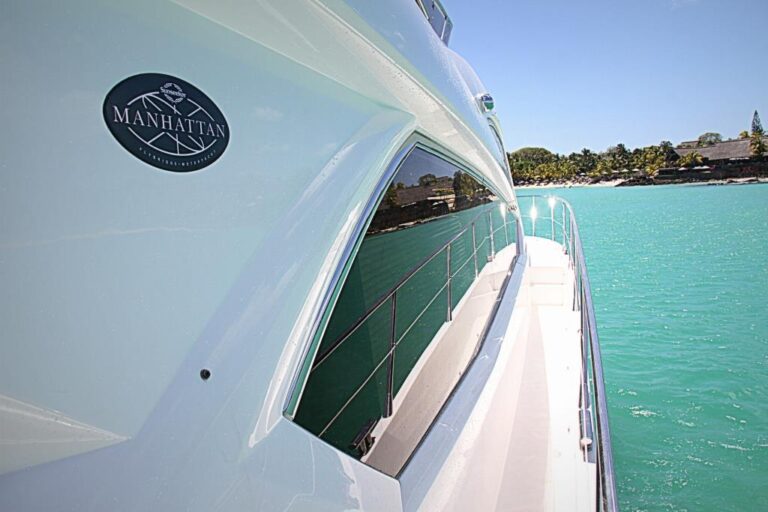 MY ROYAL ORCHID - Side deck