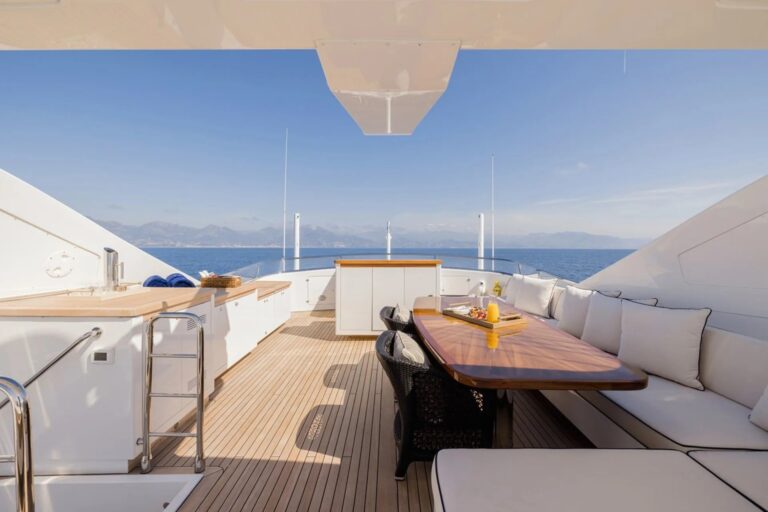 Sun Deck Dining
