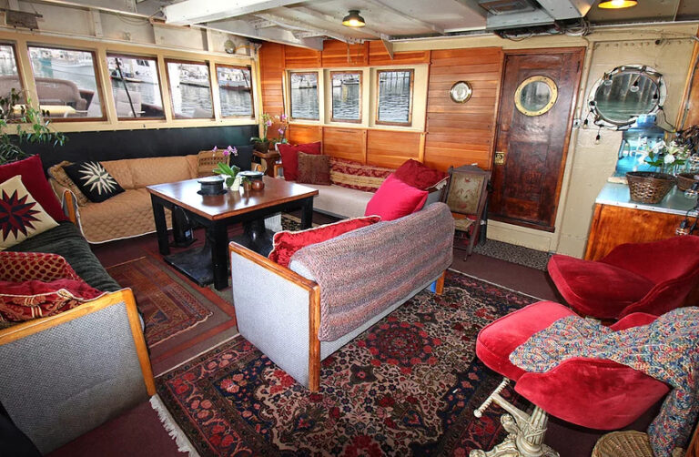 Saloon