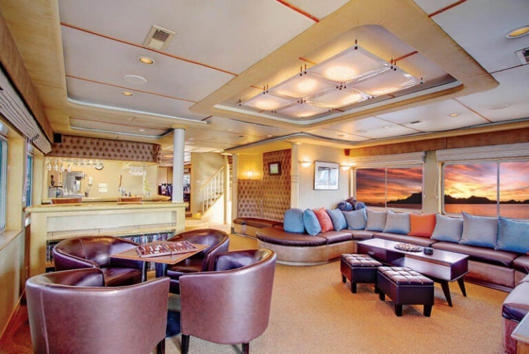 Lounge Bar