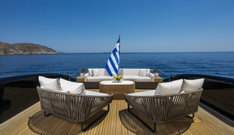 MY SAINT 112 - Seating