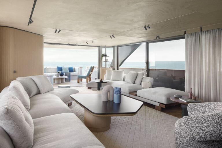 Main Salon View Aft